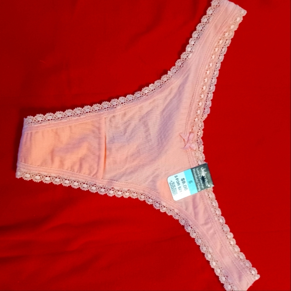 Delicates pink thong